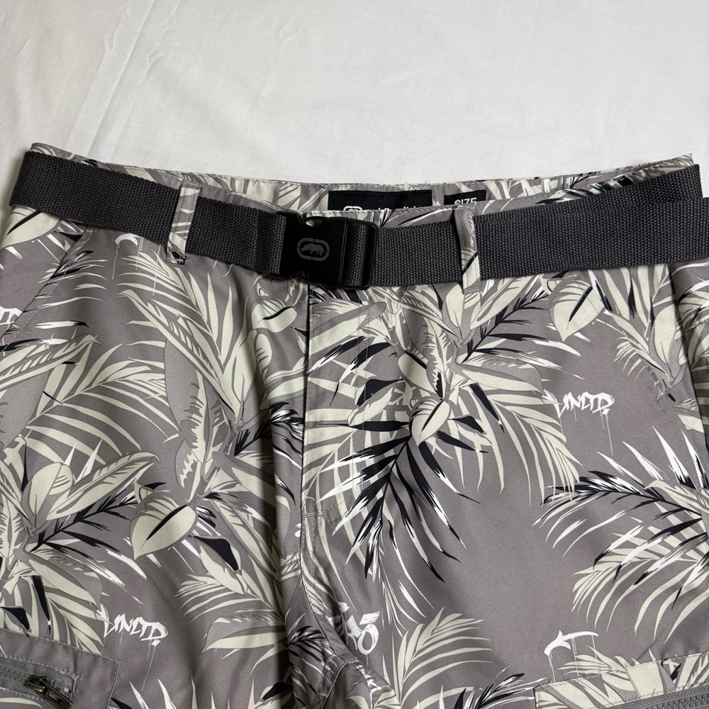 Ecko Unltd Gray Tropical Cargo Shorts Mens Sz34 NWOT - Picture 3 of 12